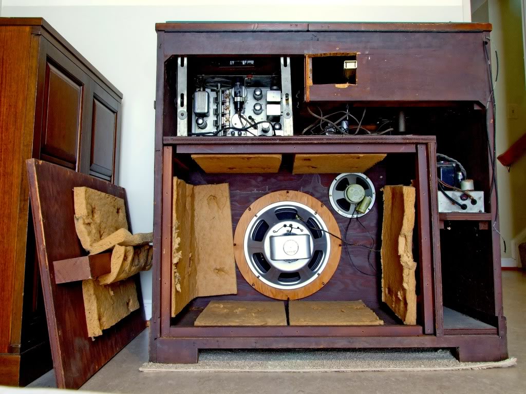 http://i205.photobucket.com/albums/bb275/irwinbay/1941%20Philharmonic%20Futura%20K-1/K1BackOpen.jpg